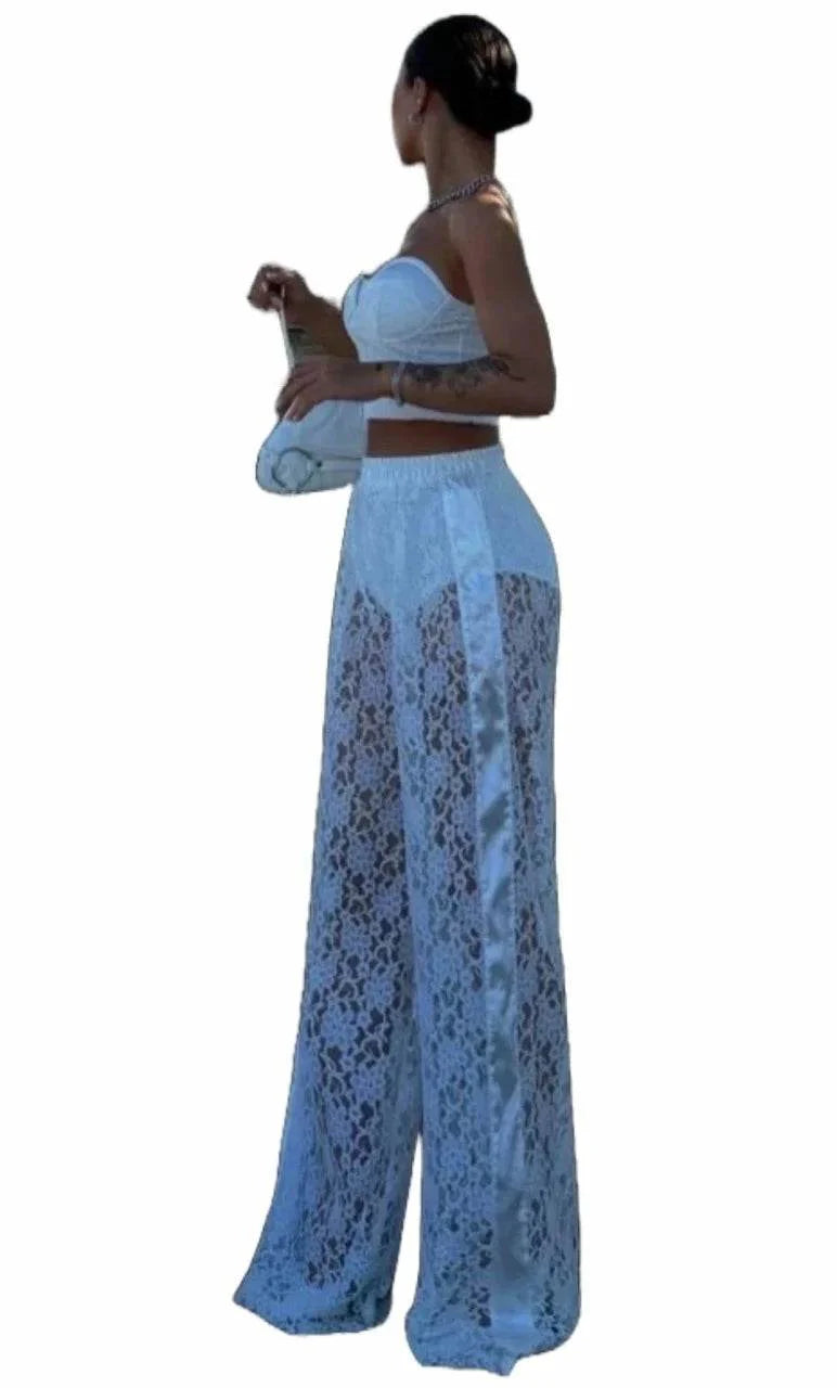 Compleu Elegant Dantela cu Chilot Atasat Alb