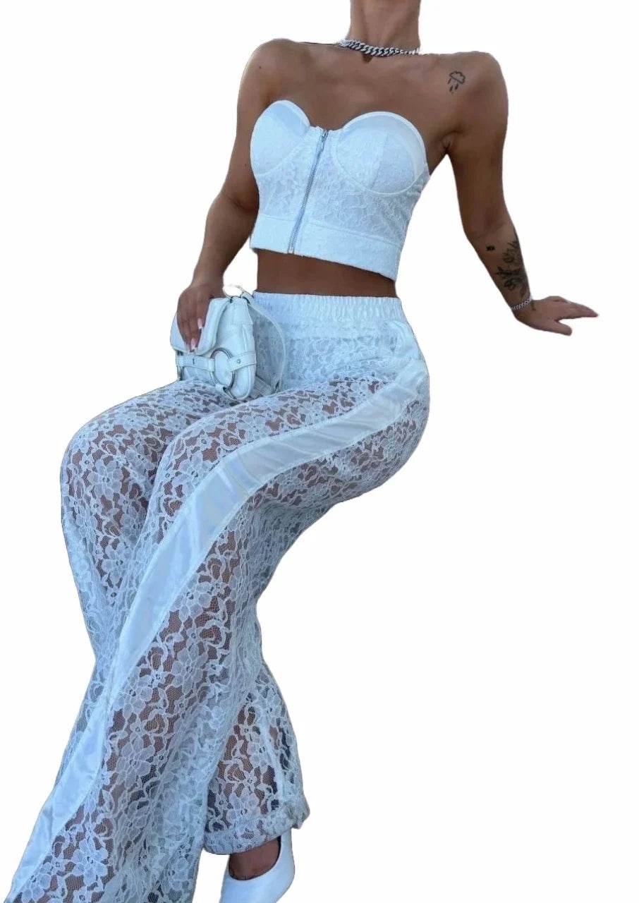 Compleu Elegant Dantela cu Chilot Atasat Alb