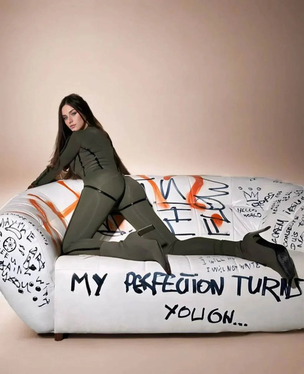 Salopetă Modelatoare Kaki cu Inserții din Latex | Catsuit Dama cu Mâneci Mănușă